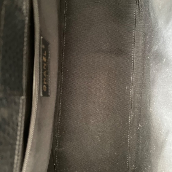 Chanel Executive Cerf Tote In calf leather, black with gold hardware - Picture 9 of 13